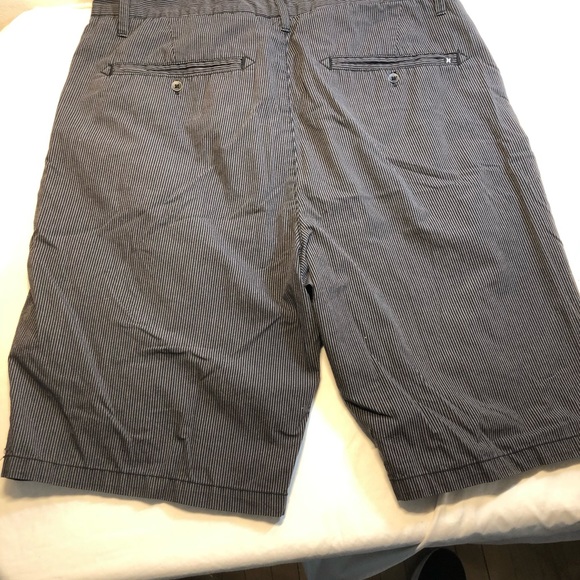Hurley Mens Shorts Flat Front With Pockets Size 33 - Picture 11 of 12